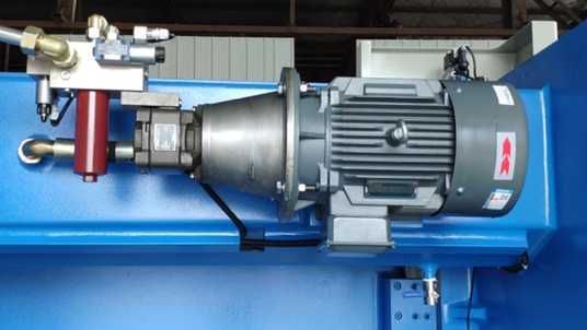Купить Листогиб с ЧПУ TSK Machinery WD67K-63T/2500 CT15 4+1 Axis